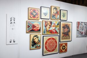 Shepard Fairey -  <strong>Installation</strong> (2022<strong style = 'color:#635a27'></strong>)<bR />